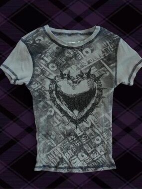 Hot Topic light gray cotton graphic heart baby tee ~ size XS